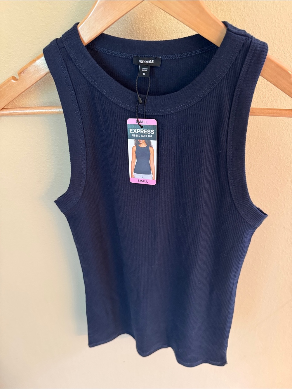 Express Women's Black Ribbed Crew Tank - Picture 2 of 4